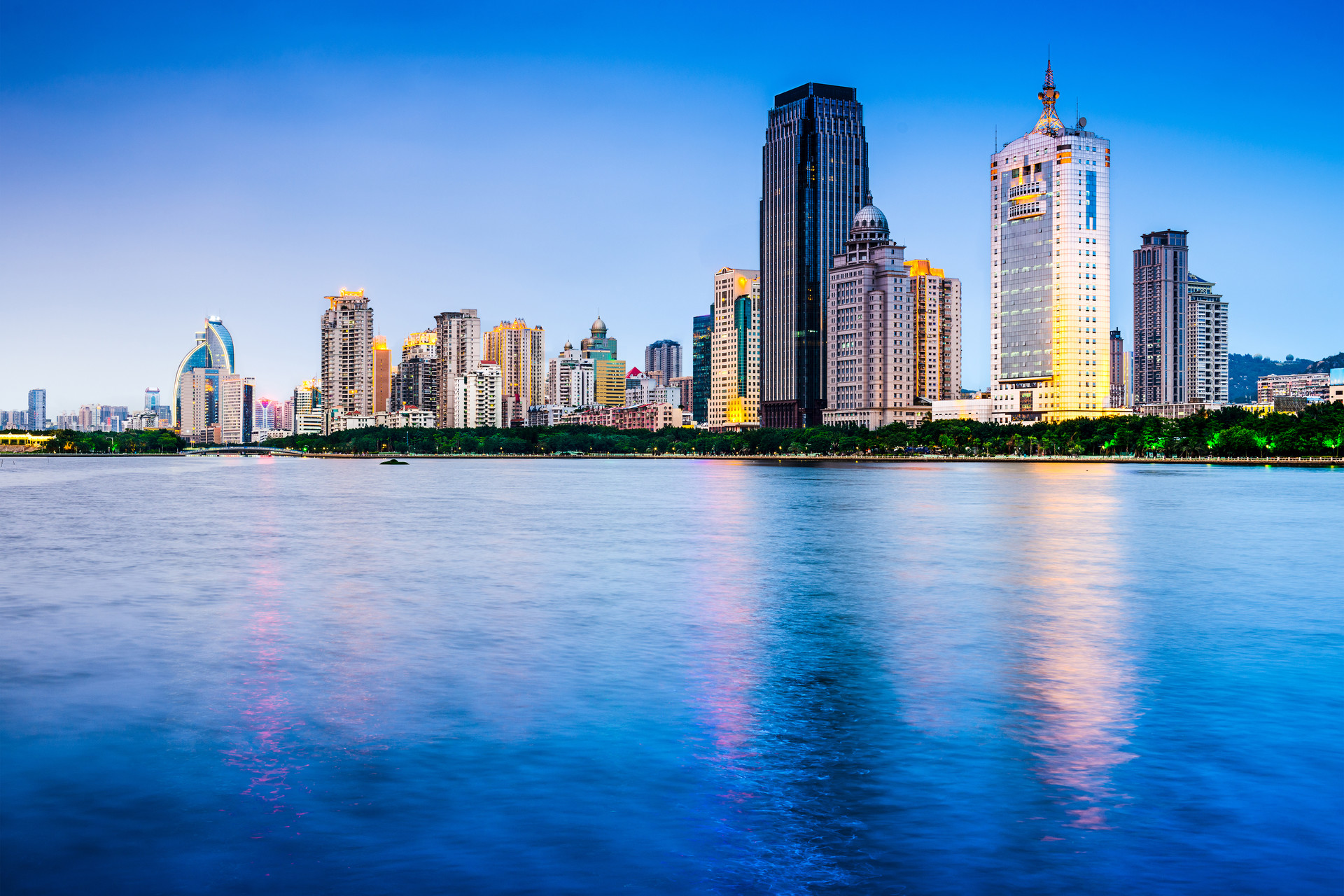China – A Country of Contrasts.